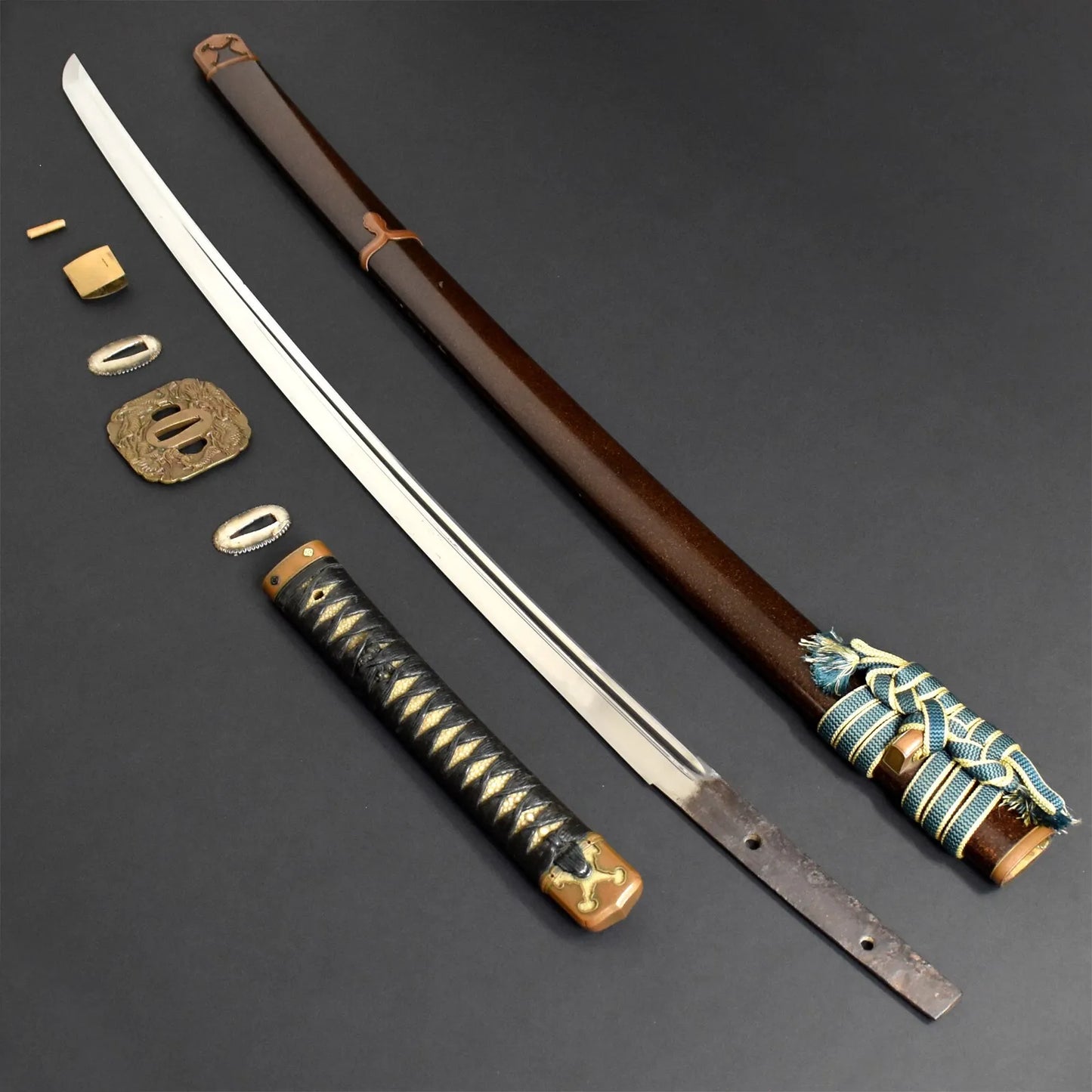 Exquisite Antique Japanese Long Sword Katana Nihonto Blade Collectible Samurai Weapon Unique.