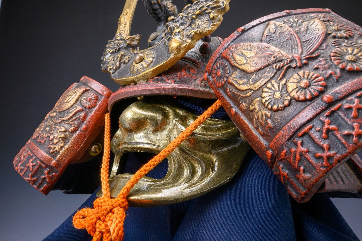 Collectible Japanese Warrior Kabuto Helmet Vintage Historical Display Armor Decor.