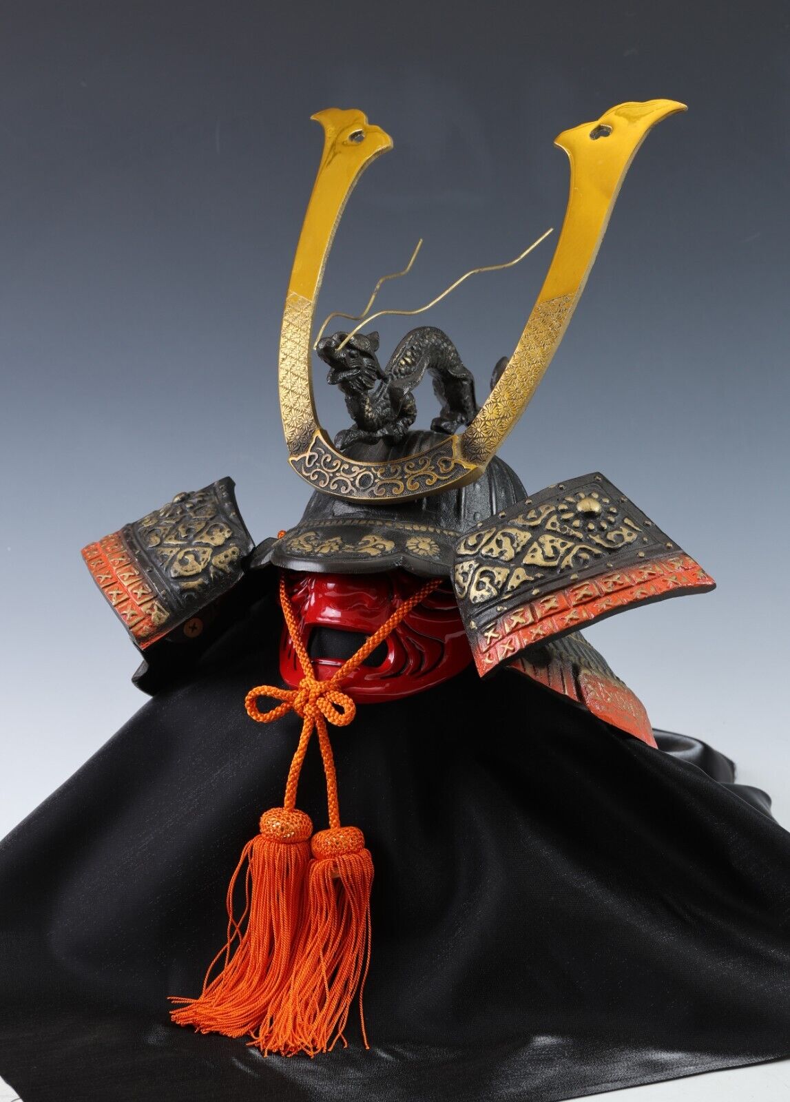 Stunning Antique Samurai Helmet with Mask Japanese Dragon Kabuto Collectible Armor.