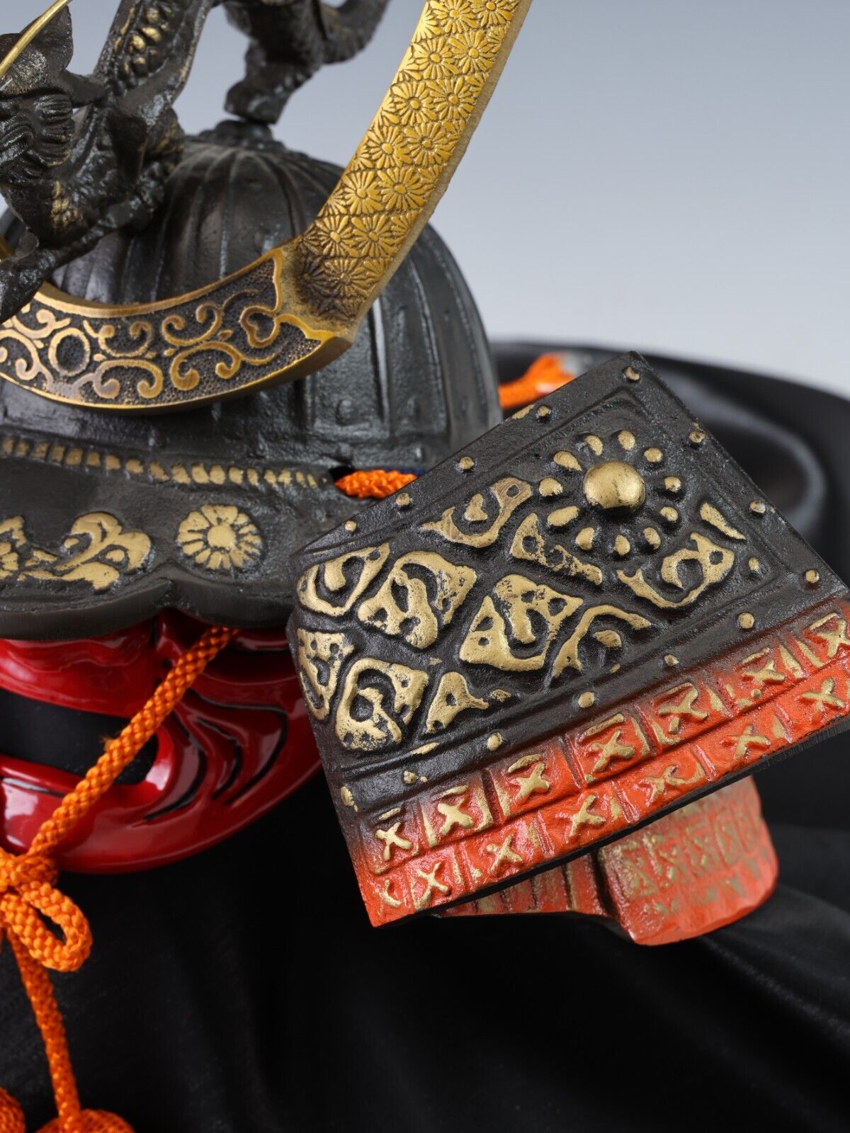 Stunning Antique Samurai Helmet with Mask Japanese Dragon Kabuto Collectible Armor.
